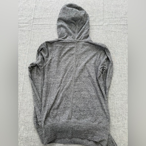 Nike Women’s Long Sleeved Hooded Tee - Picture 4 of 6